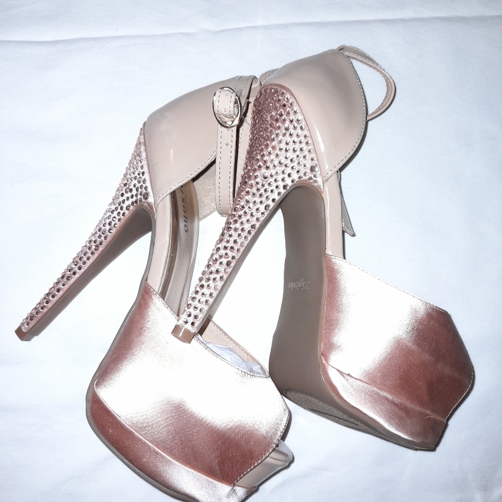 ZigiNY BLACK LABEL dazzling Heels opened toes